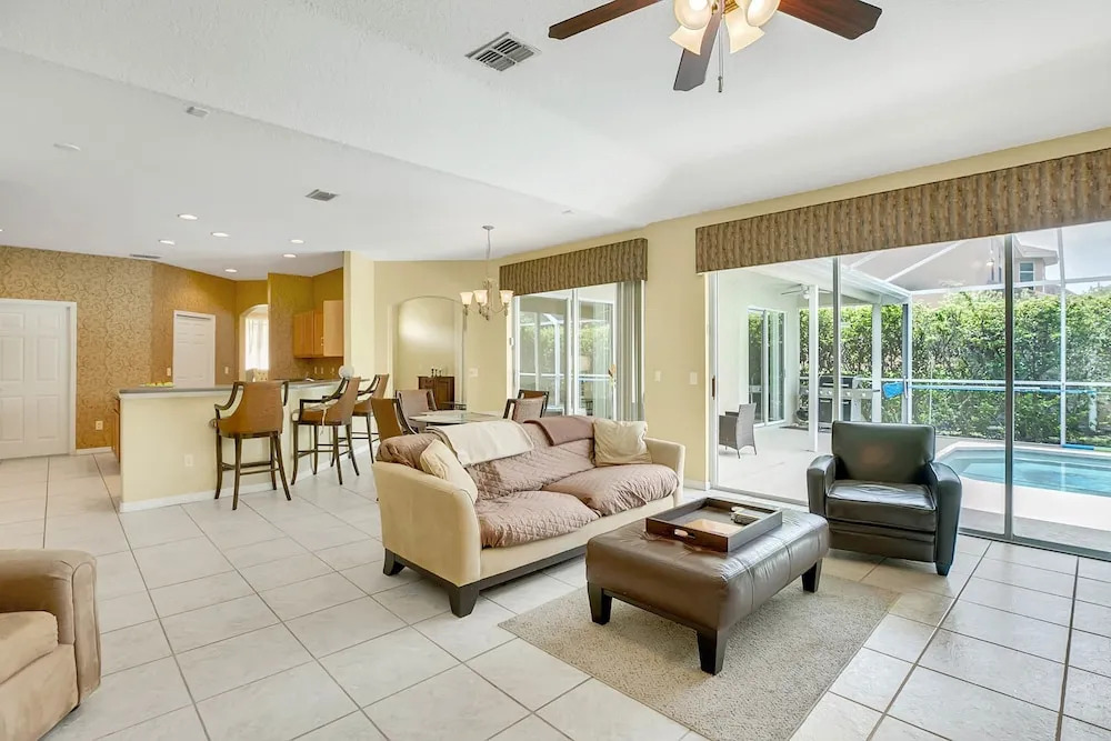 Executive Home with Heated Pool and Spa Holiday home 6