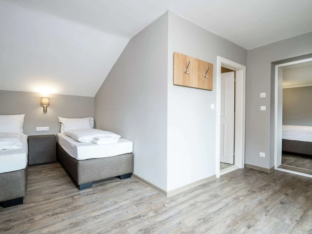 Renovated Holiday Home near Zell am See with Enclosed Garden