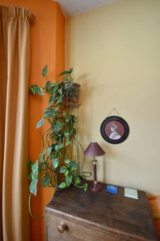 Eclectic Home In Trendy Bristol Suburb
