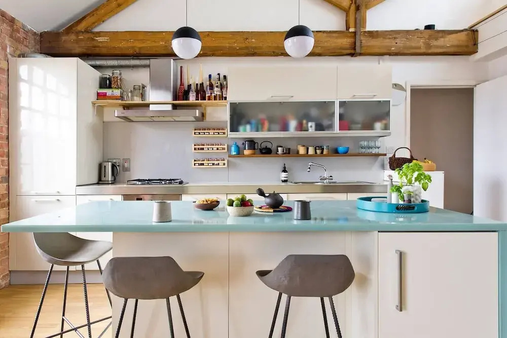 Unique & Vibrant 1-bed Loft With Roof Garden