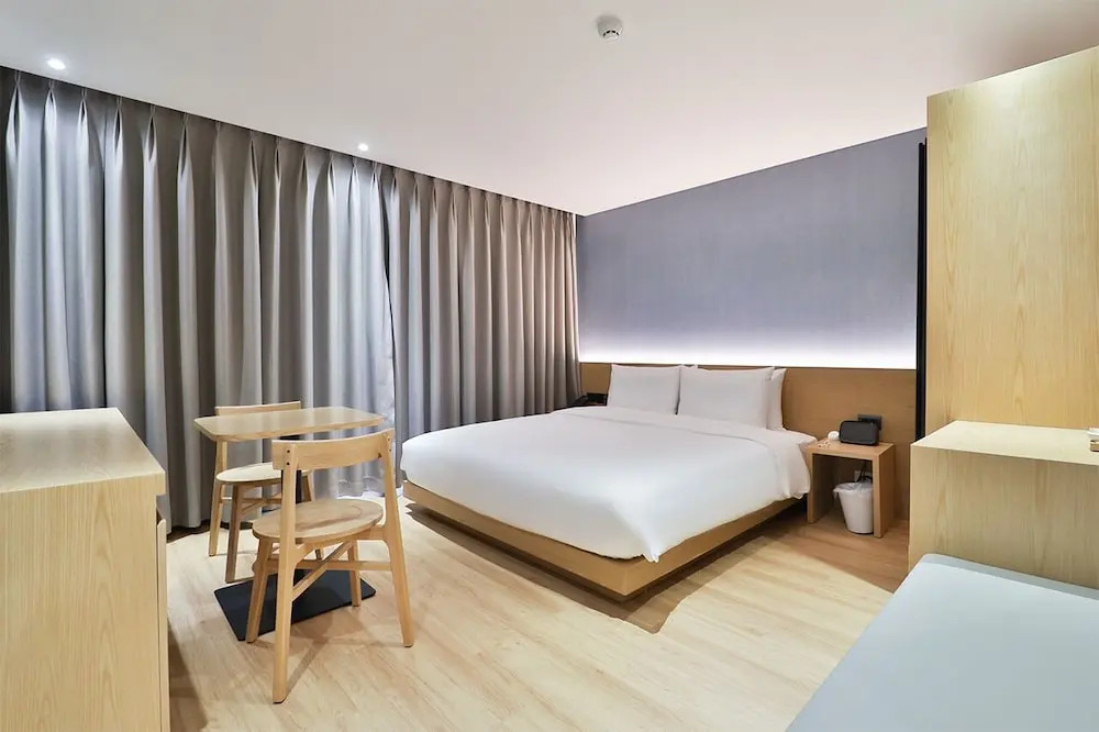 Custom Hotel