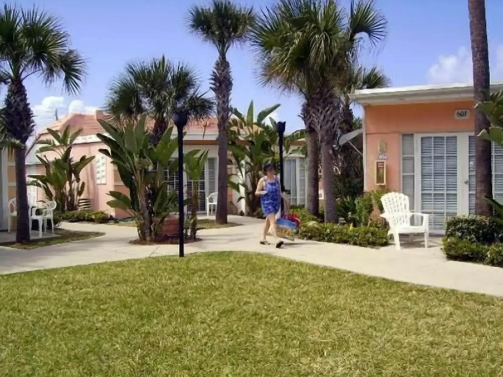 Coral Sands Inn