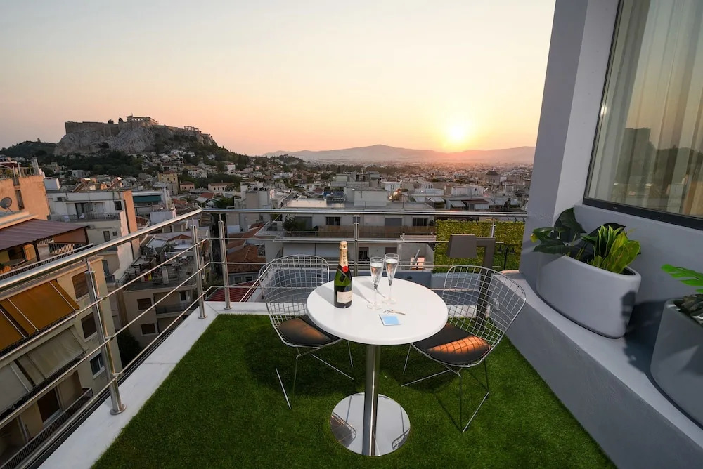 Majestic Homm Penthouse in the Heart of Plaka