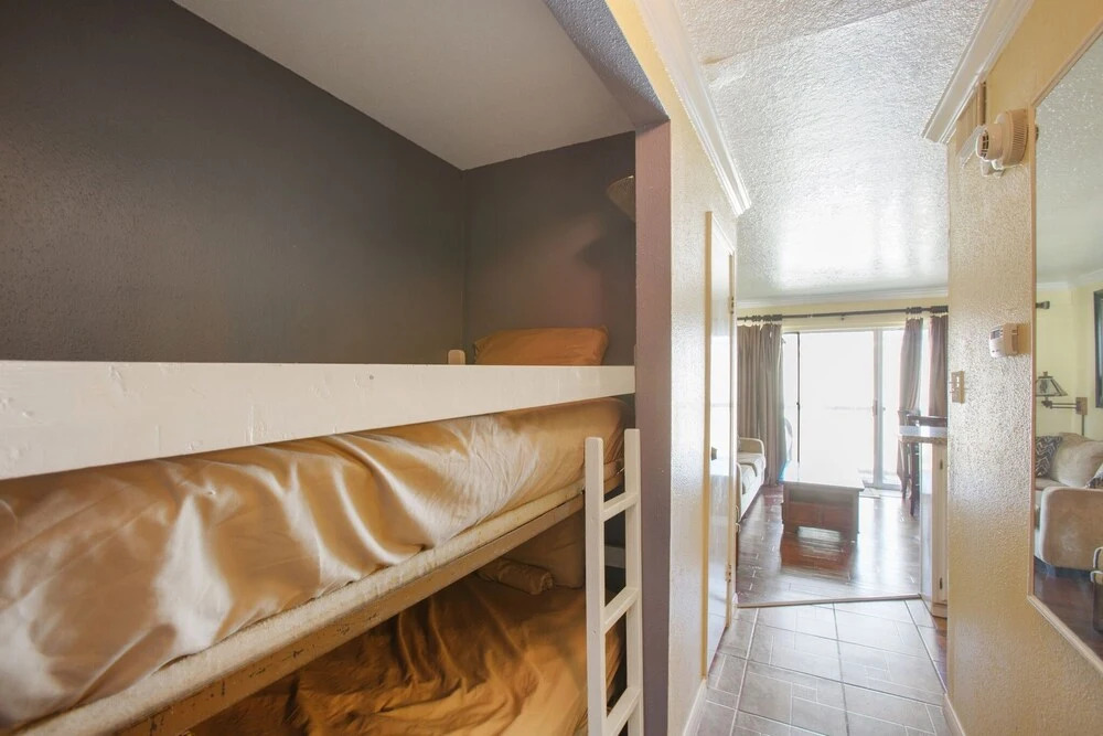 Victorian Escape - Serene Condo With Beach Views 1 Bedroom Condo by Redawning