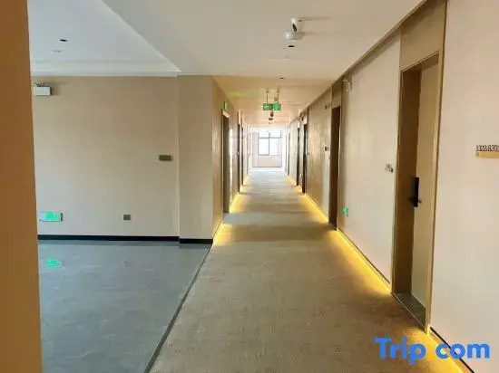 Soaring Phoenix Student Hotel