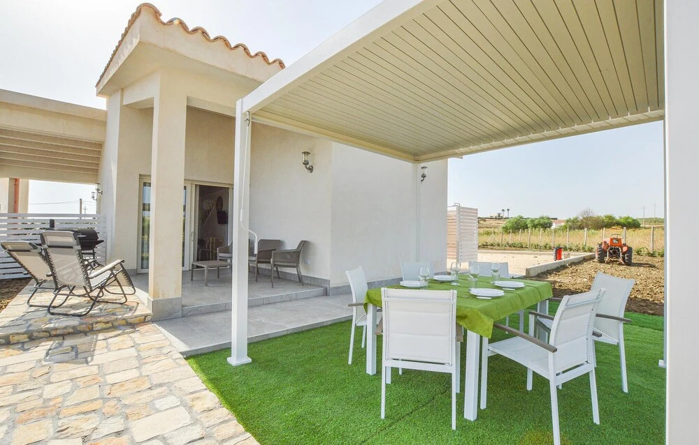 Amazing Apartment in Contrada Fiori With 3 Bedrooms, Wifi and Outdoor Swimming Pool