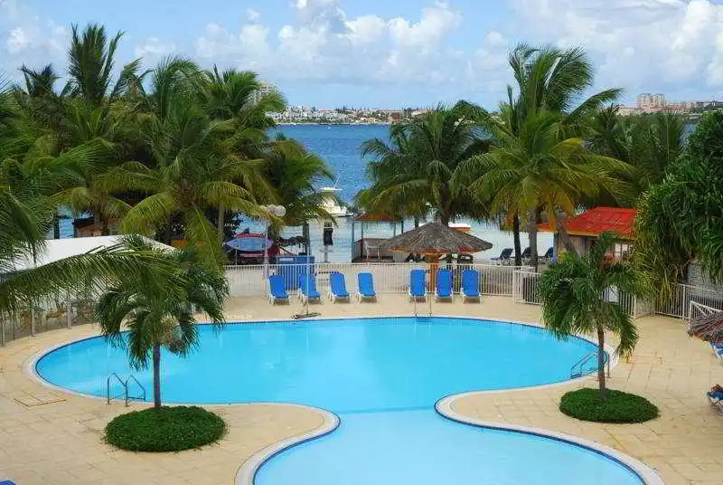 Flamboyant - Le Village