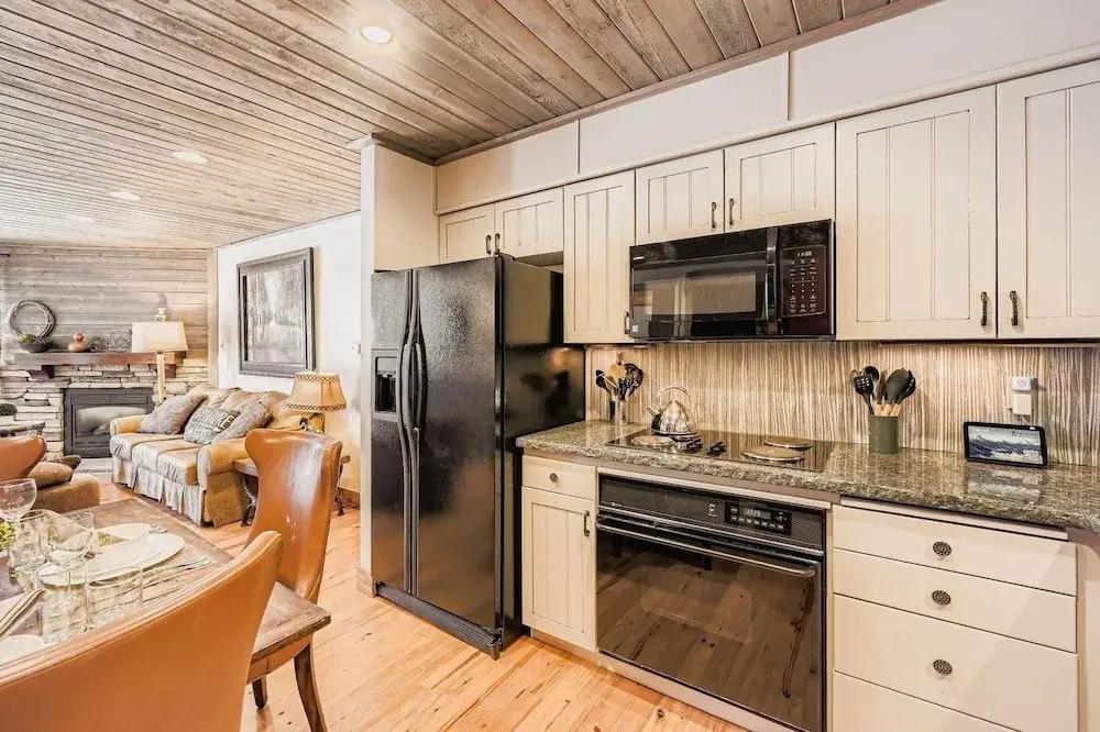 51 Snowflower 2 Bedroom Condo by RedAwning