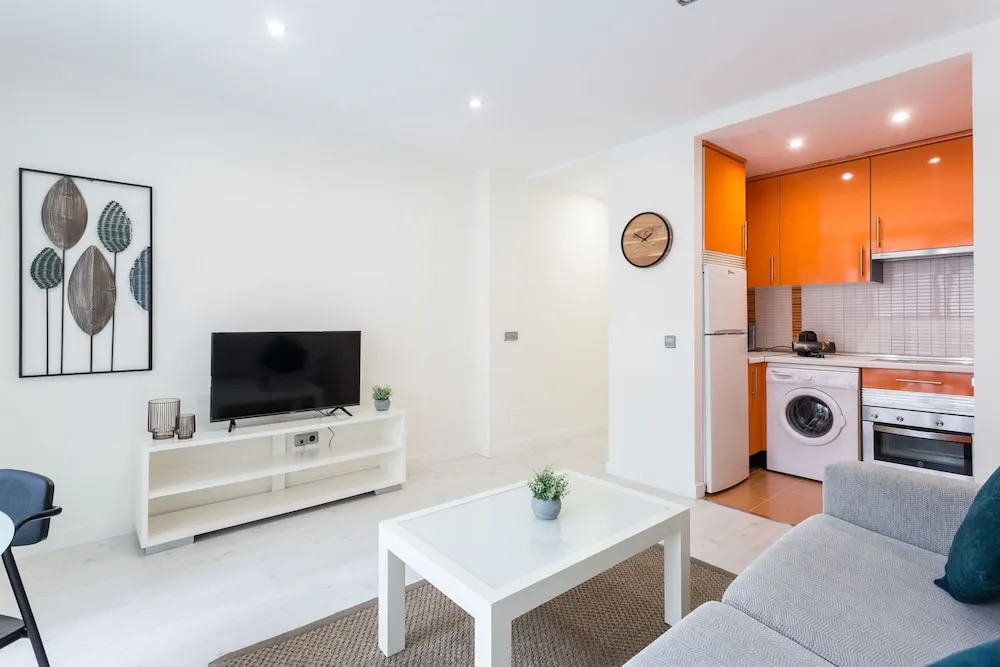 Отель limehome Madrid Calle de la Paloma