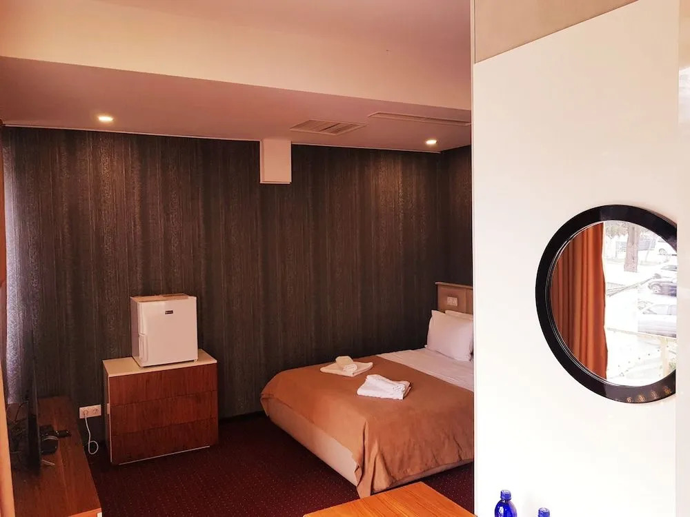 Nice Room Hotel  Wine Brasserie