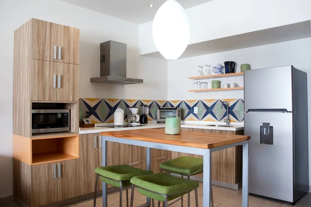 Opal Apt. 303 Amazing Space and Great Rooftop Pool, Best Door ma