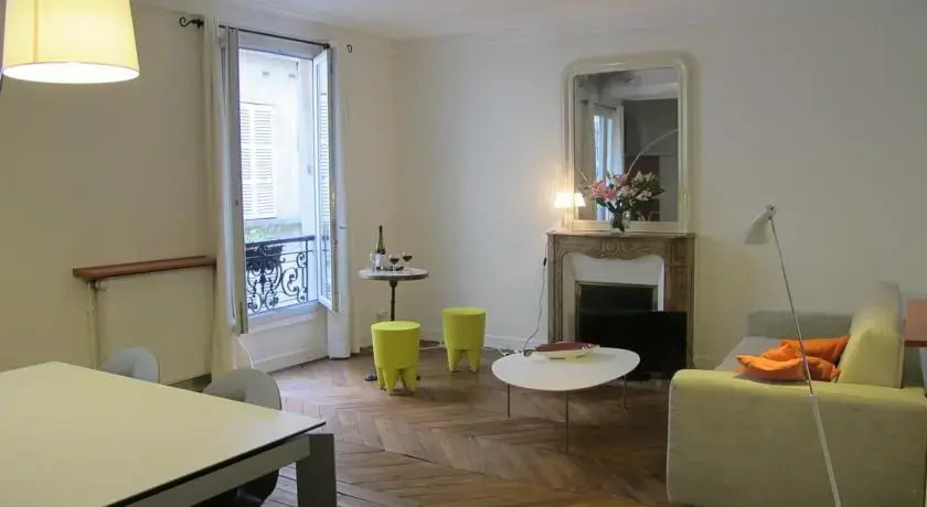 Apartment between Montmartre and Opera