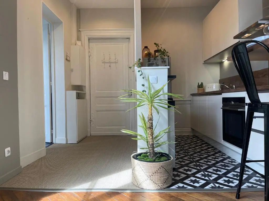 Beaux-arts • 2 chambres 2 SDB • Parking privé