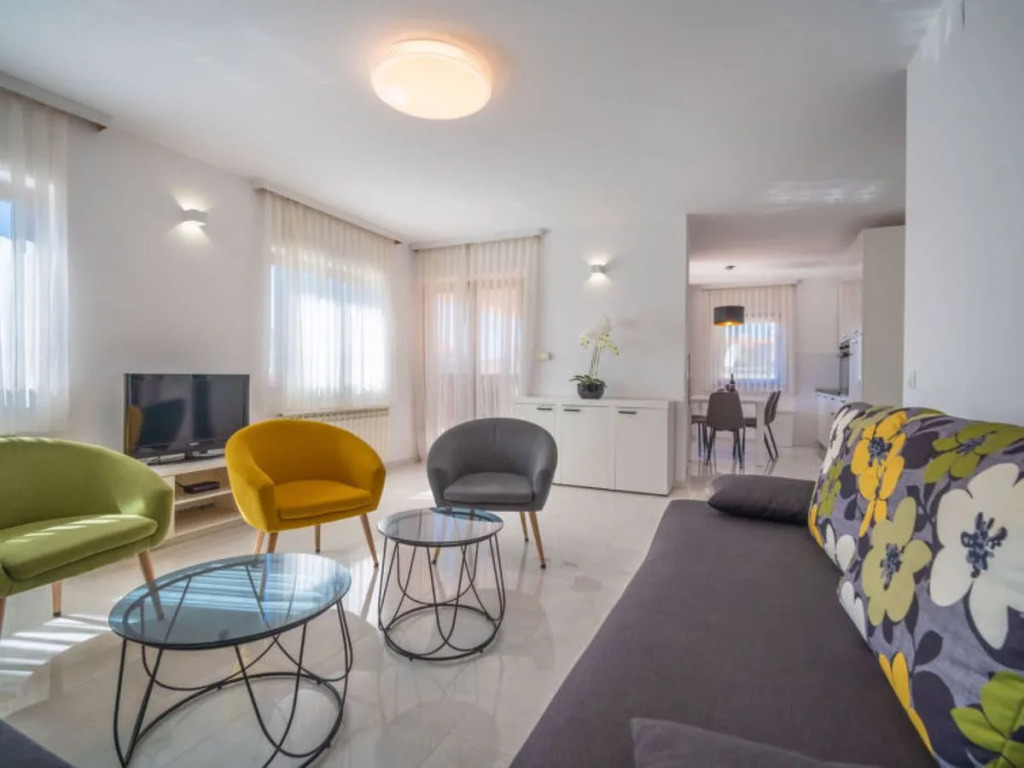 Apartment Damir Tampere 25135