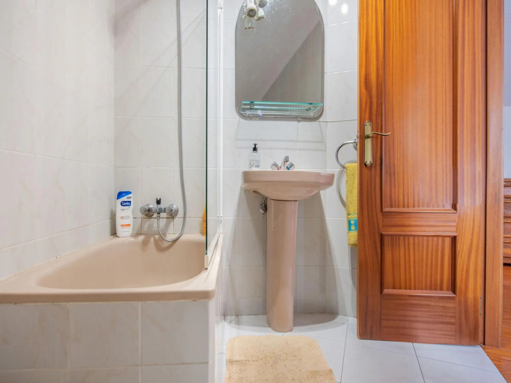 Lovely Holiday Home in Loredo a Stonethrow From the Beach & Communal Pool