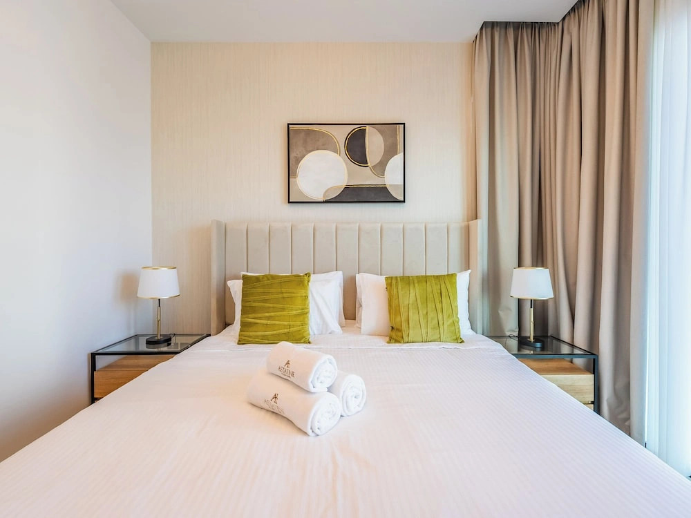 Vida Marina-1BR Retreat-Cityscape View