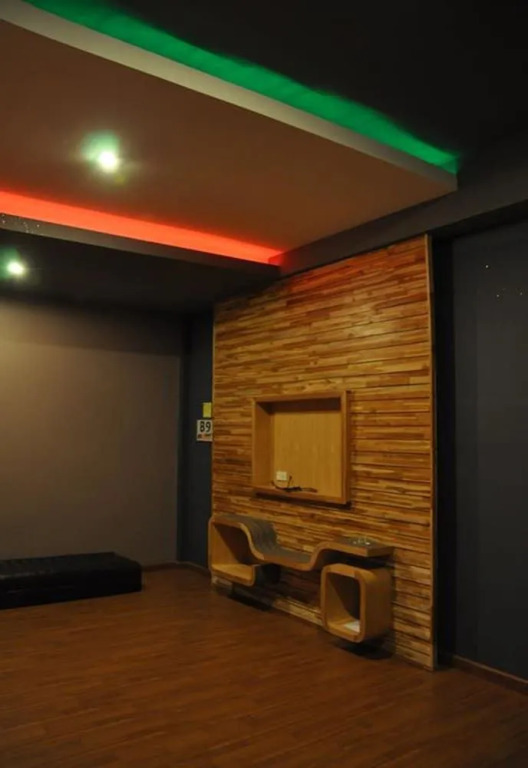 In and Out Hotel