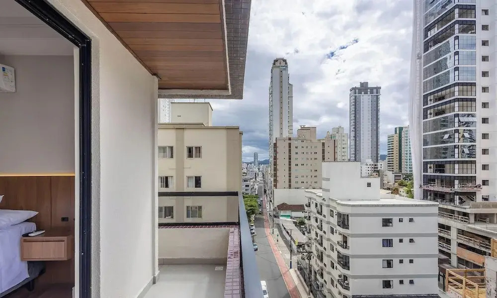 3-bedroom Apt 400m From the Beach Mdv0602