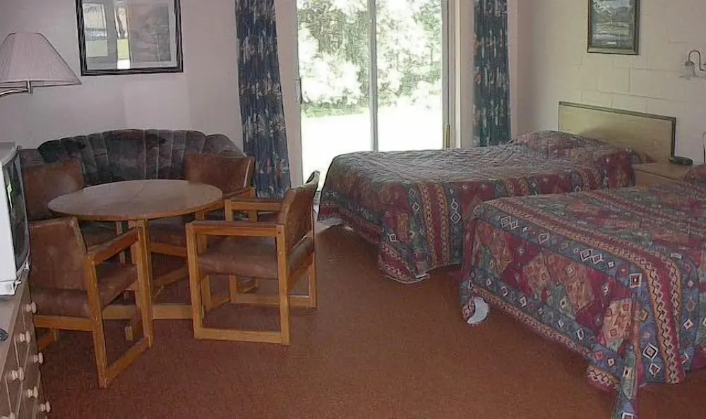 Top Notch Restaurant & Motel