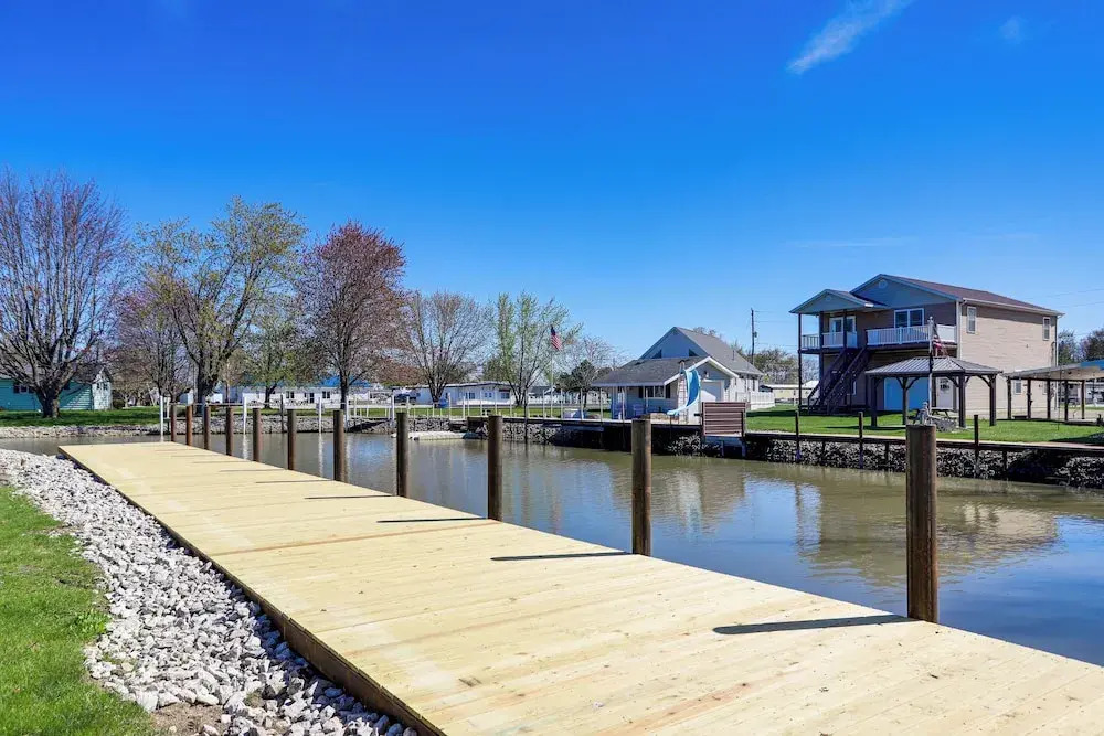 Waterfront Port Clinton Cottage w/ Fire Pit!