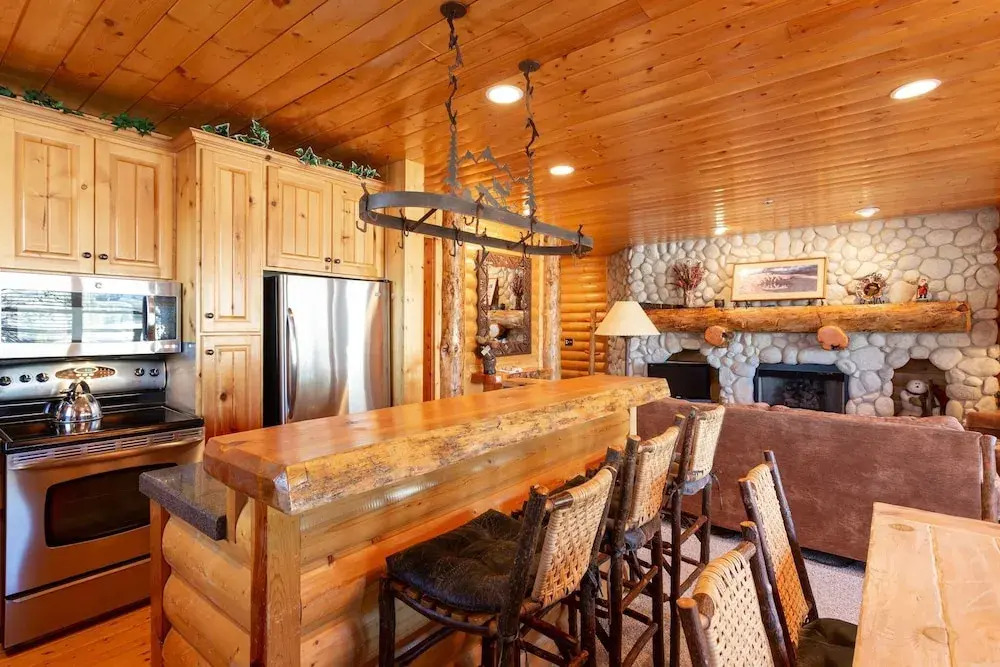 Comstock Lodge at Deer Valley Resort - Two Bedroom Condo with Hot Tub #101 2 Condo