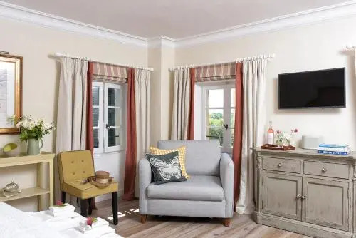 Achillion Liston Suites