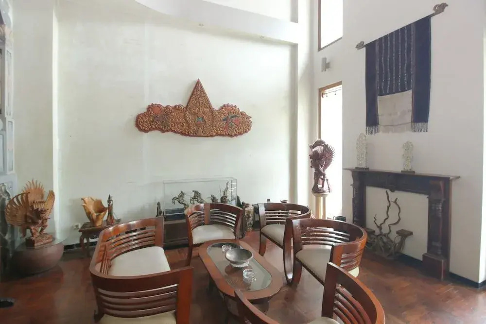 Airy Darmo Khairil Anwar 10 Surabaya