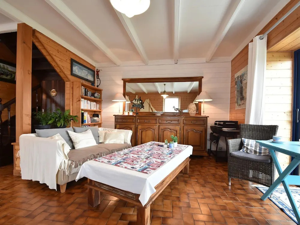Beautiful holiday home by the sea in Penmarch