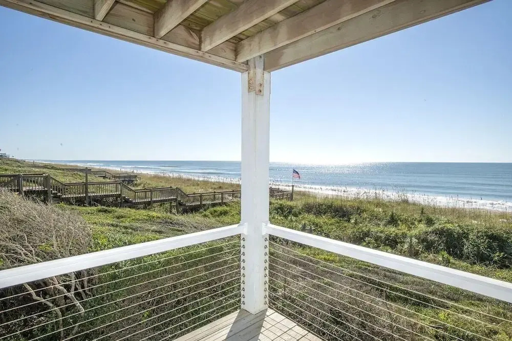 The Green Flash 4 Bedroom Home by RedAwning