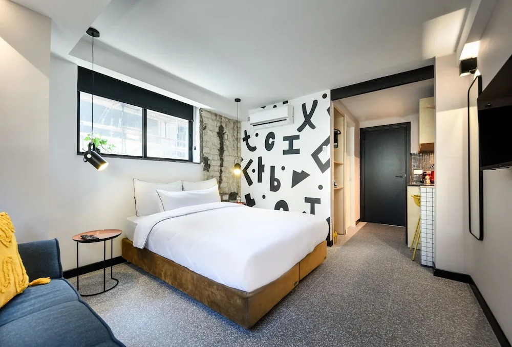 Pixel - by Loginn Tel-Avivian hotels