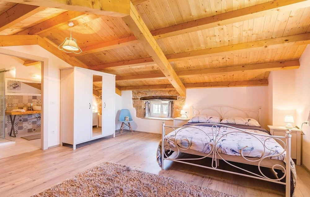 Nice Home in Peruski With Wifi and 3 Bedrooms