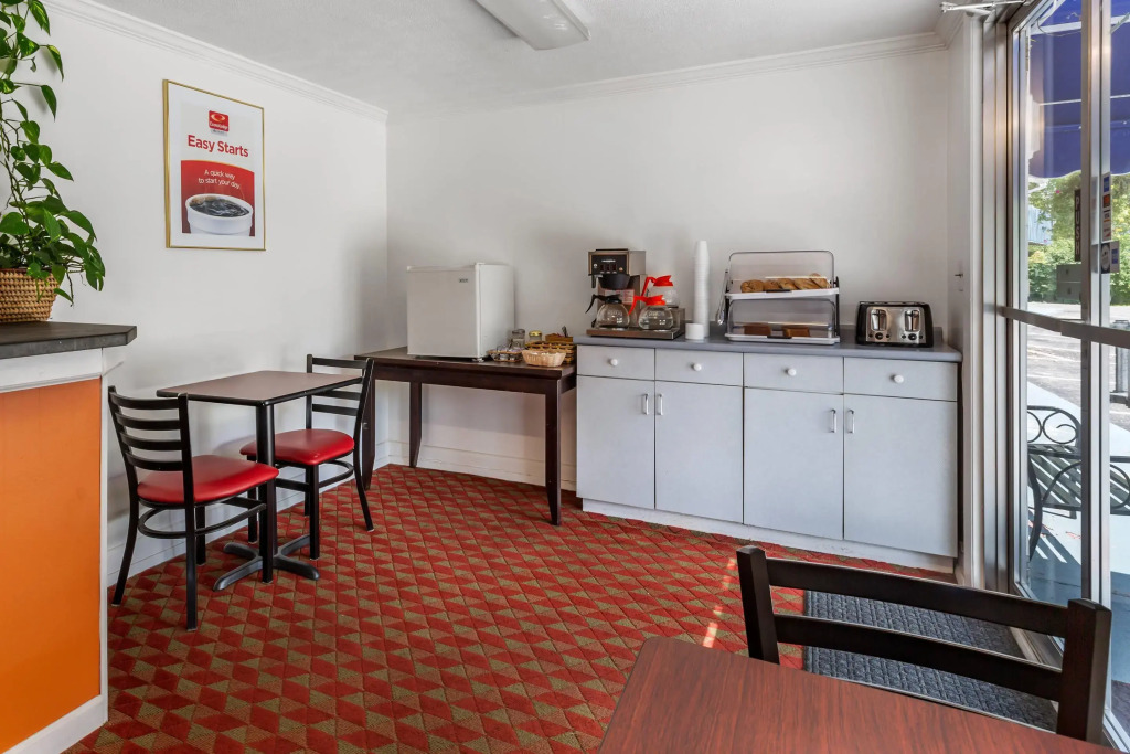 Econo Lodge Lee - Great Barrington