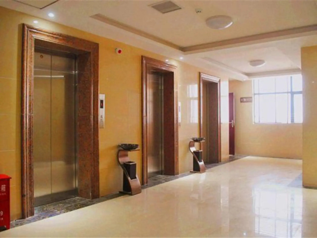 Zhongzhou Business Hotel