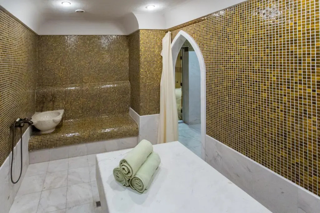 Romance Hotel and Family Suites