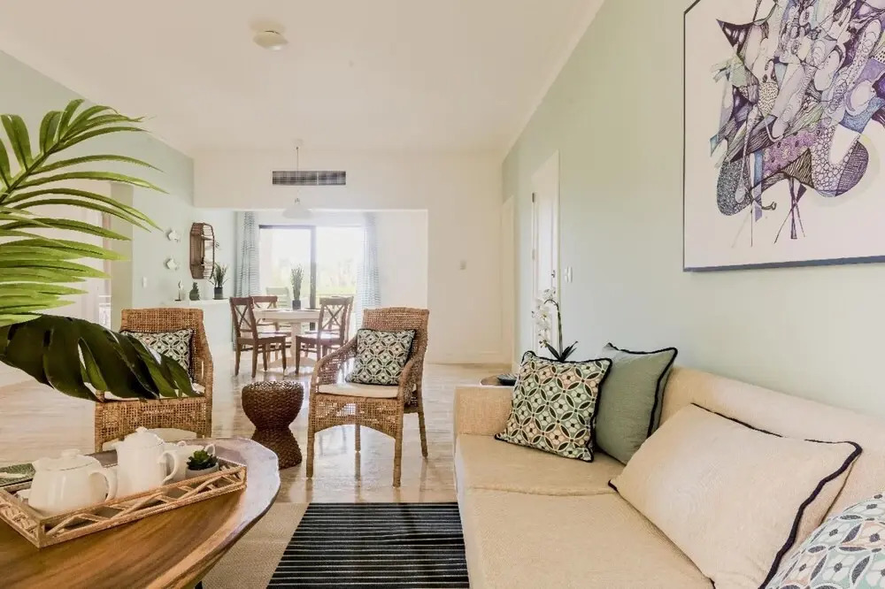 Cozy 2-bedroom Apartment in Private Complex With Pool With Free Shuttle to the Beach