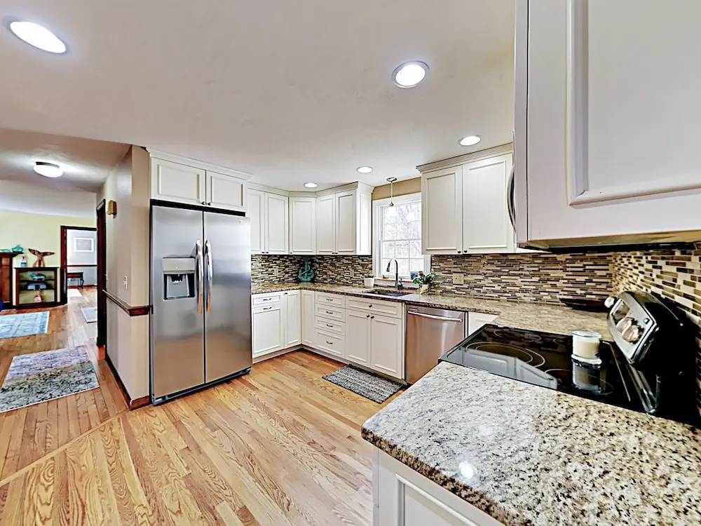 Quiet Family - 4 Br Home
