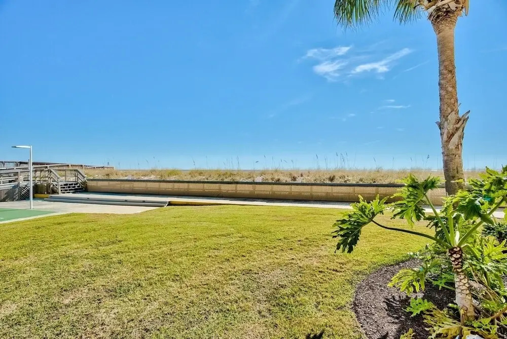 Gulf Shore Condo #102 - 2 Br Condo By Redawning