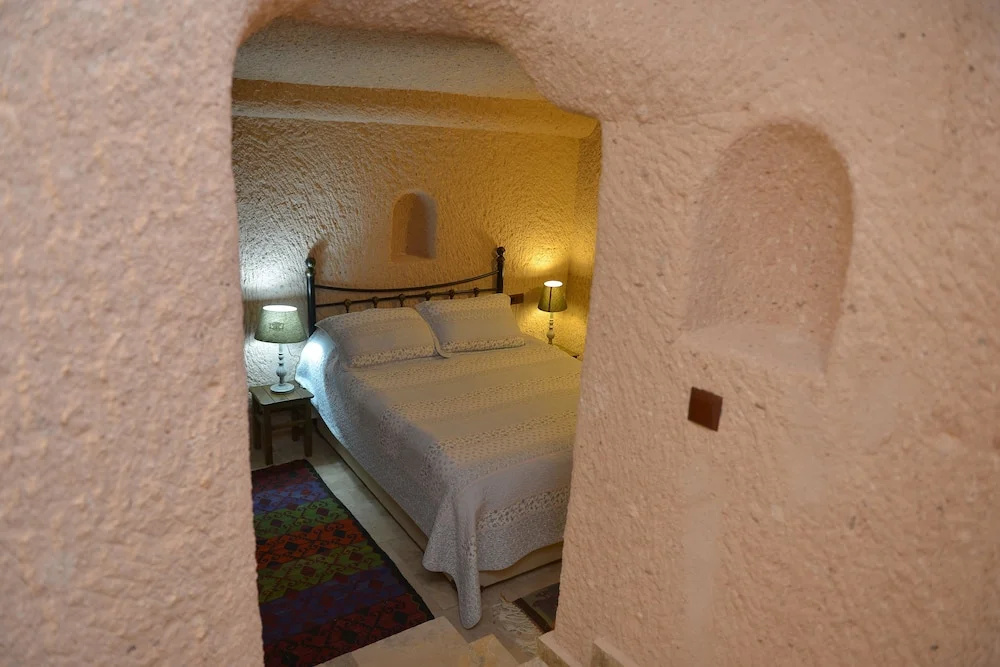 Takaev Cave House