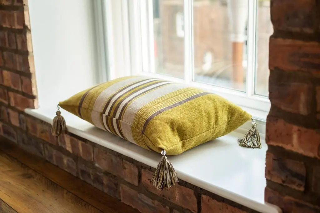 Chester railway station luxury apartment - sleeps 4 & FREE parking!
