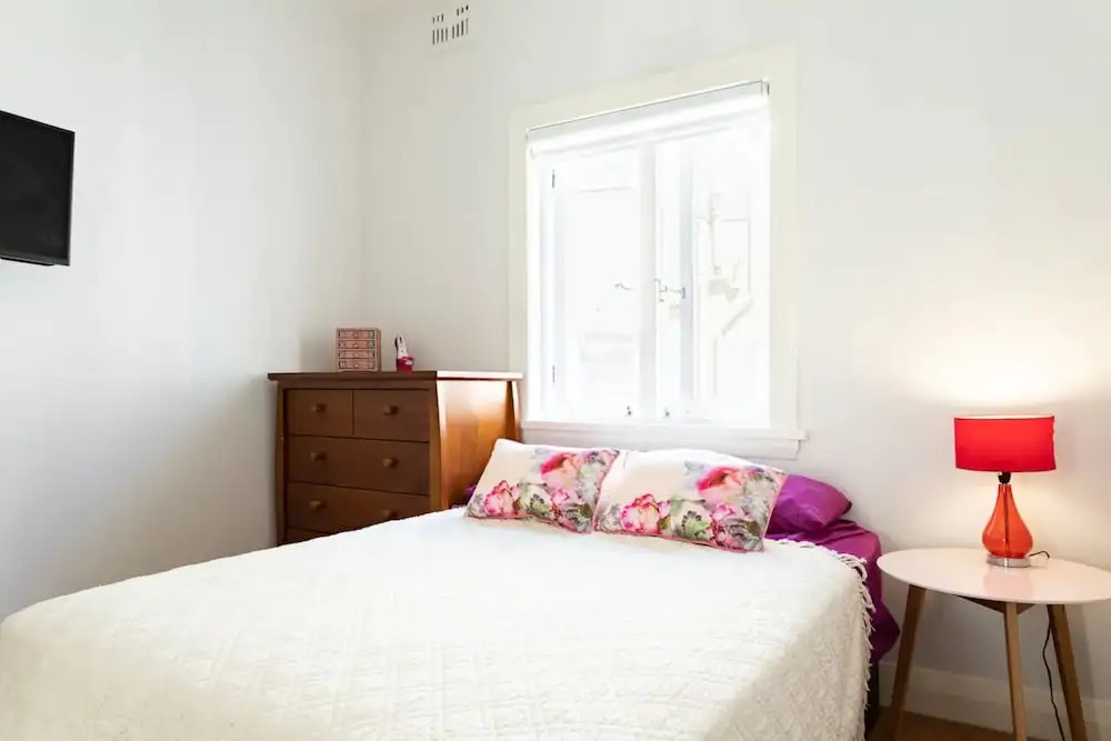 2 Bedroom Garden Apartment by Bondi Beach