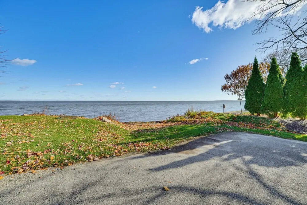 Walk to Houghton Lake! Family Retreat w/ Patio