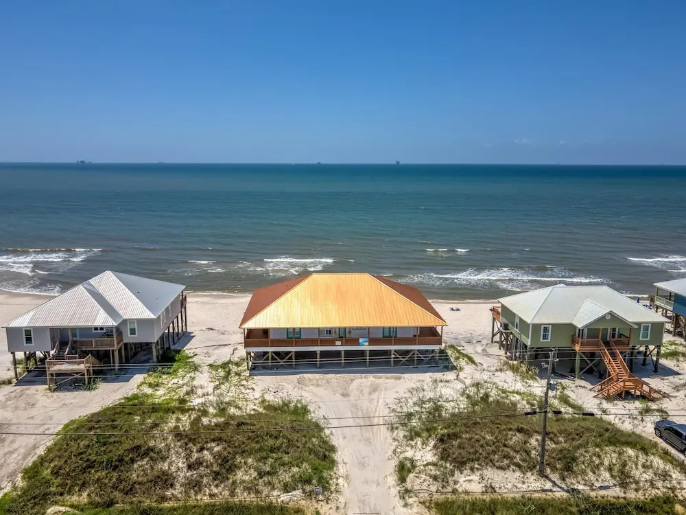 Dauphin Charm - 2237 Bienville