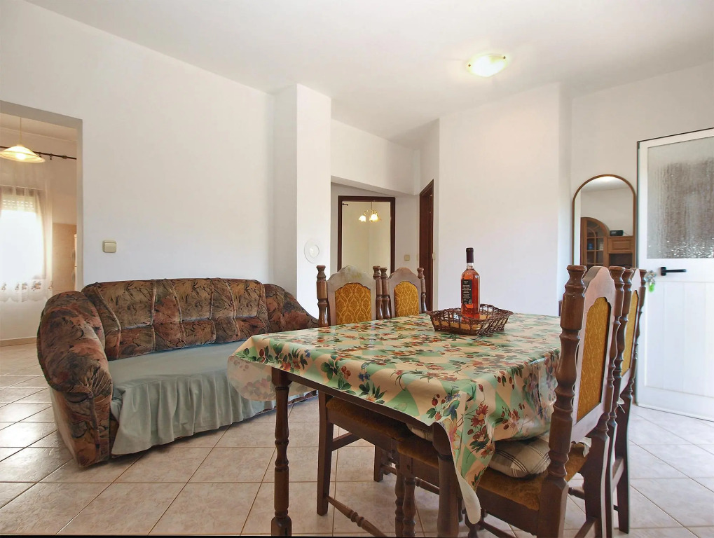 Apartment 1858