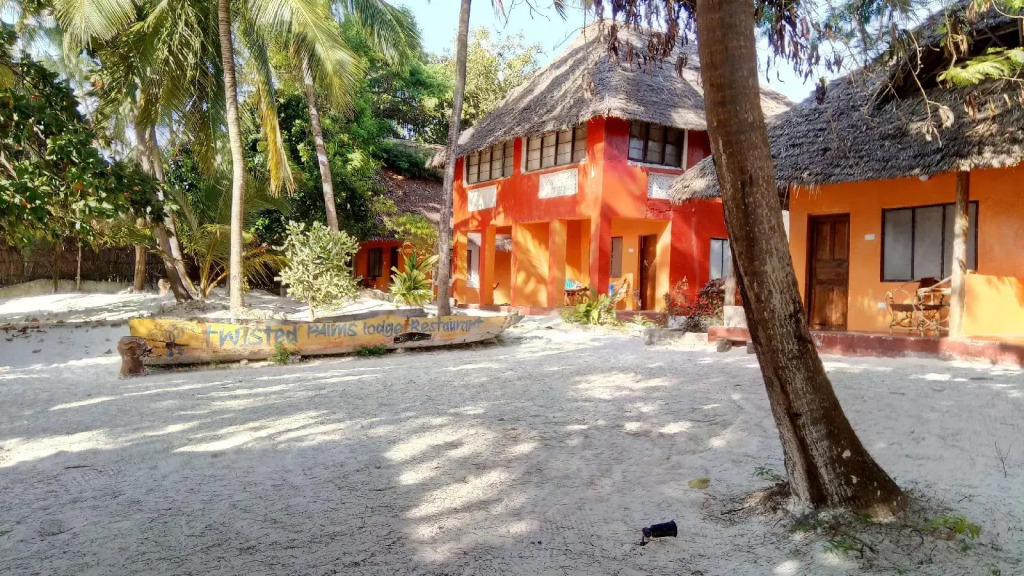 Twisted Palms Lodge & Restaurant