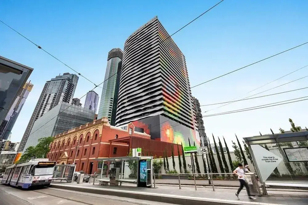 Cozy & Chic 2BR Apt Walk to Melbourne Central
