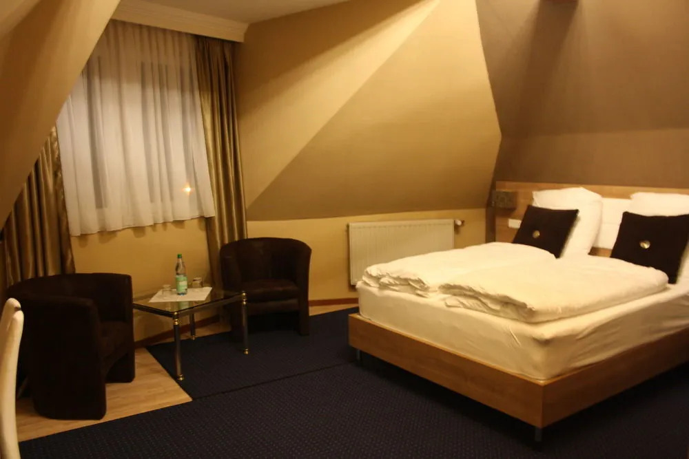 C&S Hotel