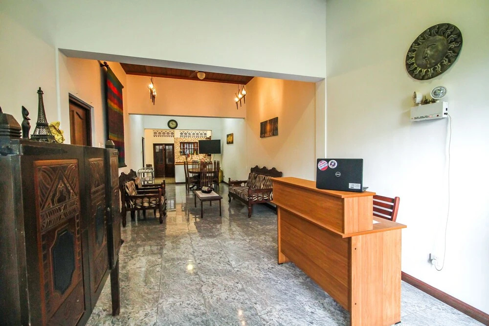 Oyo 440 Leos Home Stay