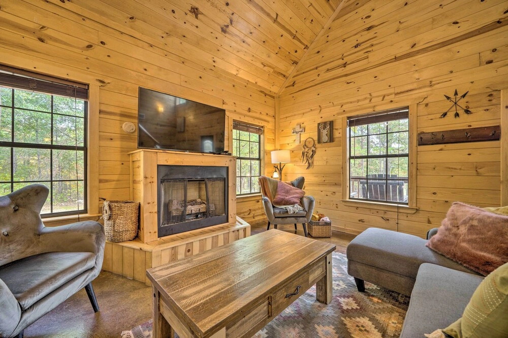 Swim, Hike & Unwind: Dual-cabin Gem in Broken Bow