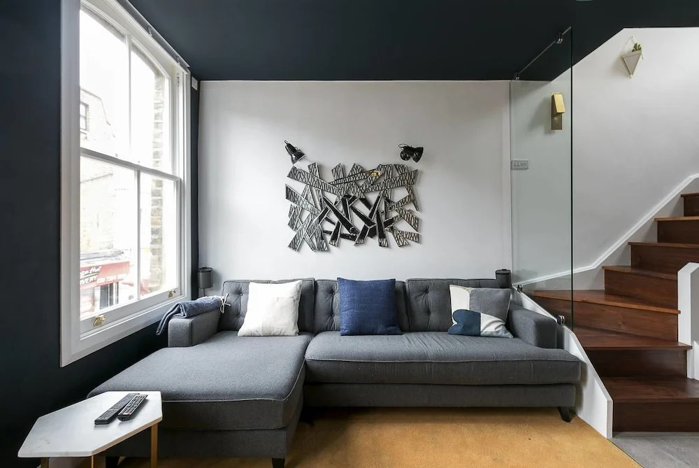 Designer two BR Apartment In Angel With Huge Terrace