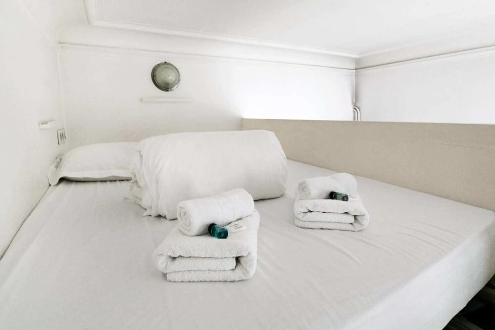 Lovely Mezzanine Apartment Near Buttes Chaumont Park